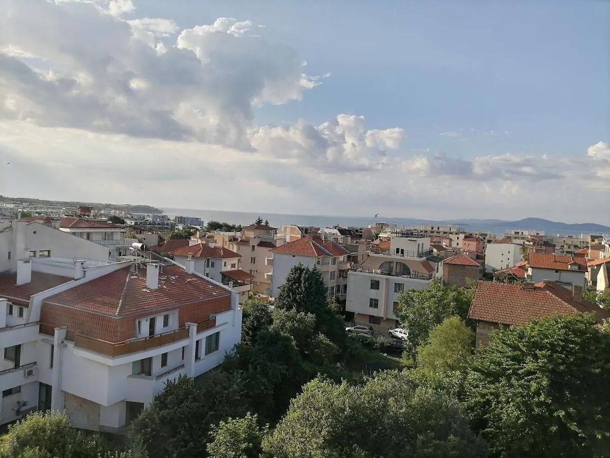 White Home-Apartament Burgas Apartment