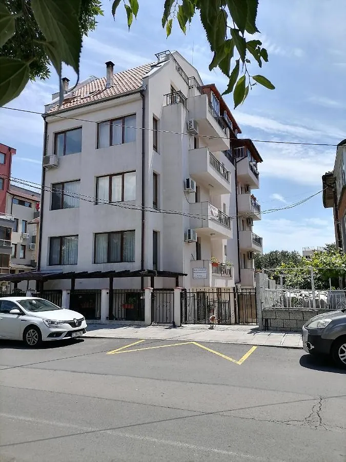 White Home-Apartament Burgas 0*,